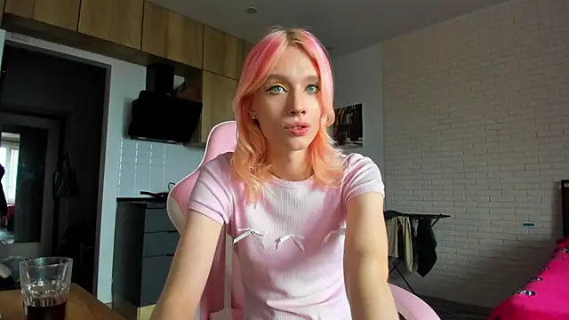 _Alice_Kitty Live Webcam on Stripchat