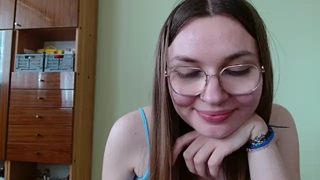 LooveELLYx webcam