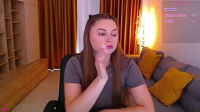 mia_bloomy webcam