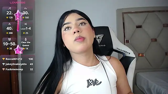 ashley_piinkk_ (T teen) - king of the room💖💋