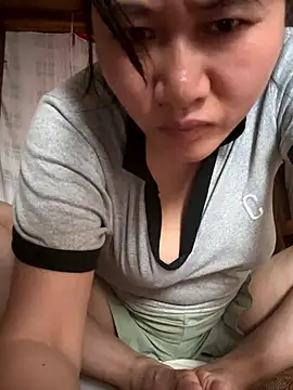 daaqnn (F milf) - 隔外衣抖胸