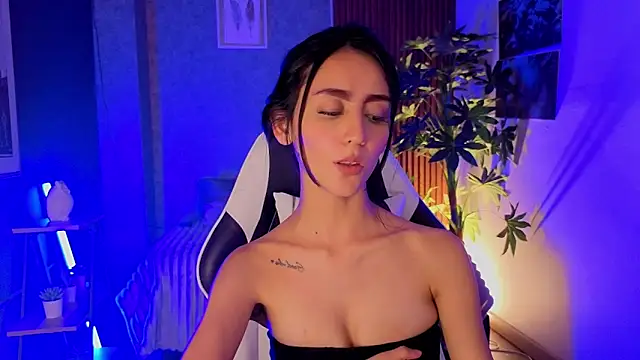 Coralinnee_ webcam
