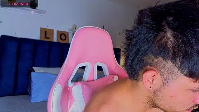 Issac_james_ live cam