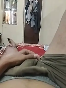 Sexyhotsunny webcam