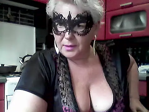 Lisa_Suzie webcam