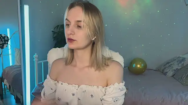 _Vikky_Moon_ webcam
