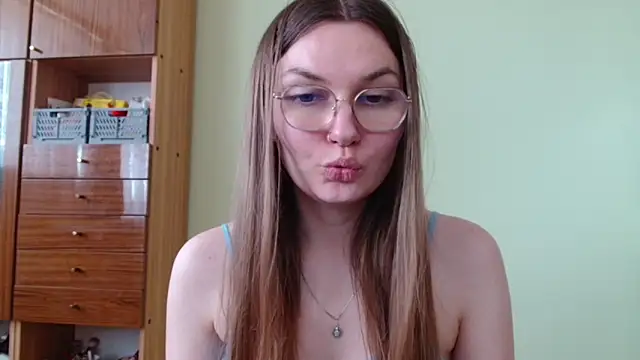 LooveELLYx webcam
