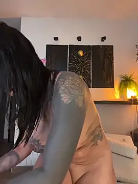 ReynaTatty live sex cam