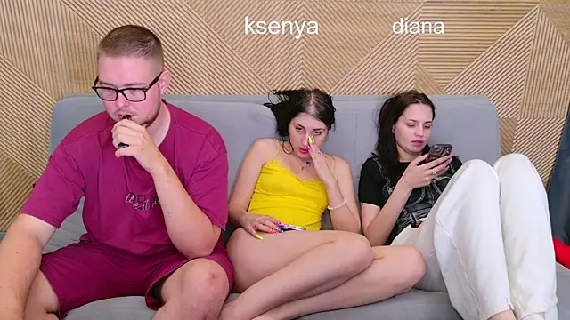 Ksenny live cam