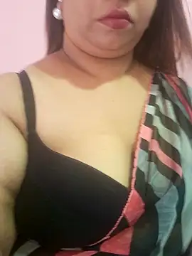 Ravina_patil1 live cam