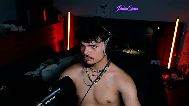 JordanShow webcam