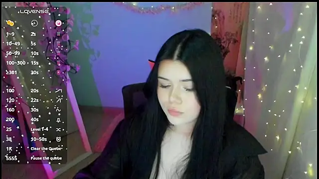 Mona_Esty webcam