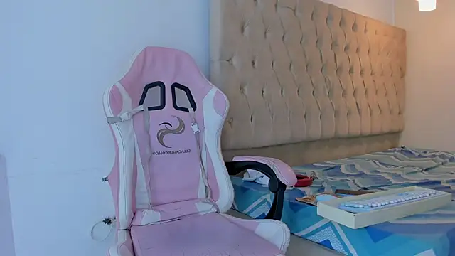 Supreme_Badboy webcam