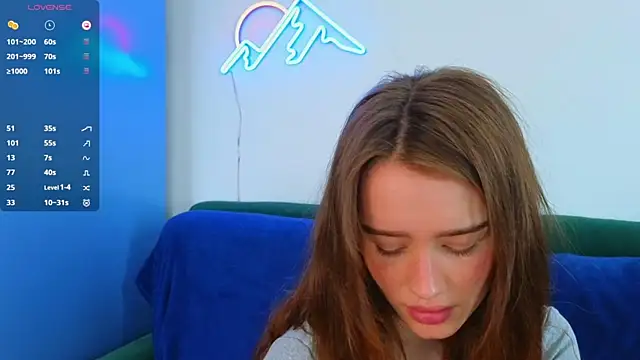 AliviaWithLove webcam