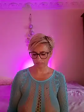 Watch LunaBlaise live on EroticFlix - High definition streams