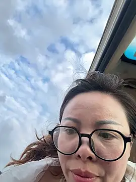 chick-888 live cam