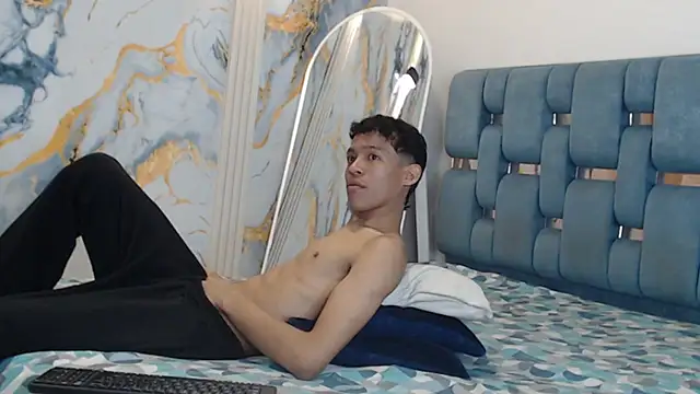 GREAT_BALLS live cam on StripChat