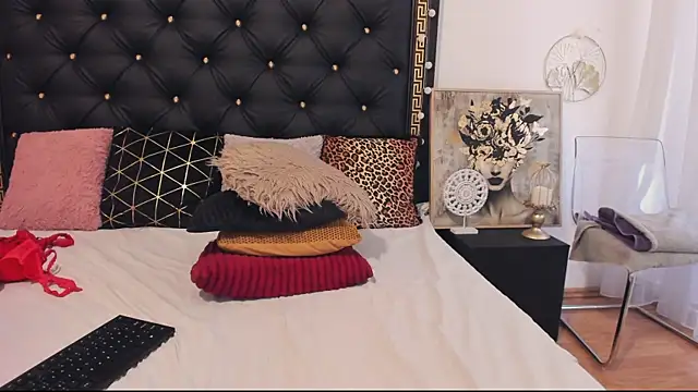 PreciousAillyn live cam on StripChat