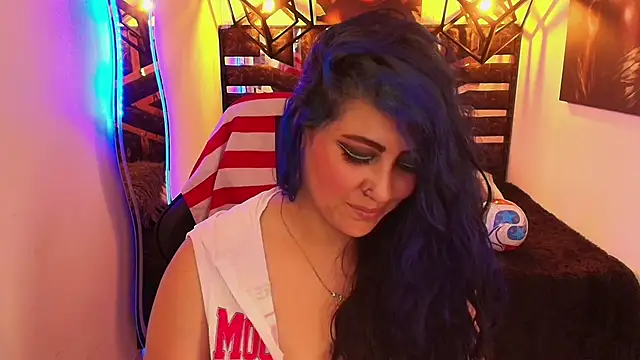scarleth_blue webcam