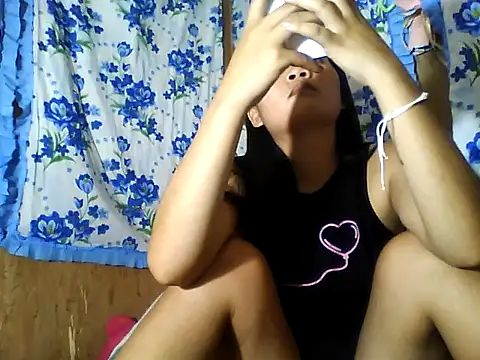 PinaySkinnyJust18 webcam