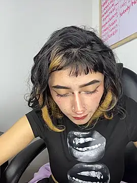baby_akuma webcam