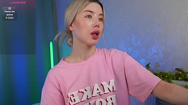 LindaThackerr webcam