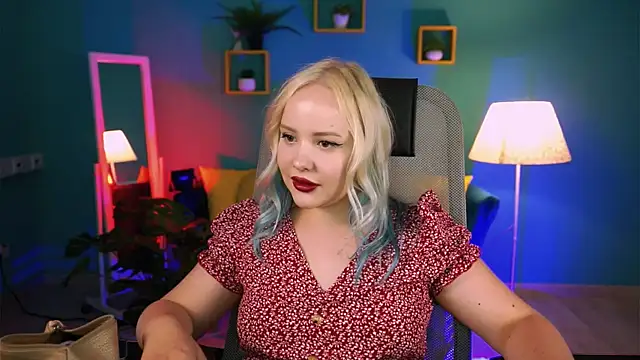 stellawatts webcam