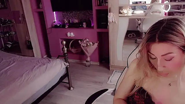AnnieGOld_ webcam