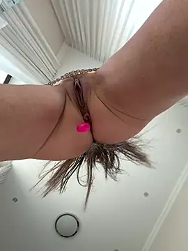 Hott_Lolla live cam on StripChat