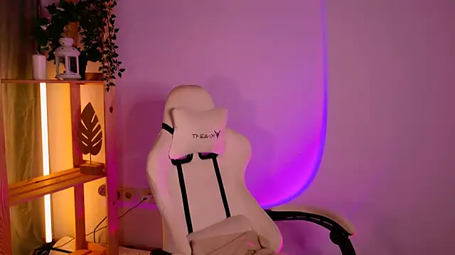ElenaMonroe webcam
