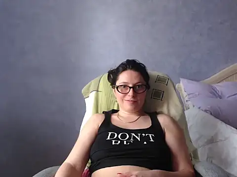 LuckyLisa23 webcam