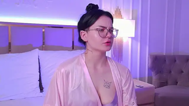 Watch CindyMil live on EroticFlix - High definition streams