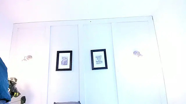 Watch annyy_catt live on EroticFlix - High definition streams
