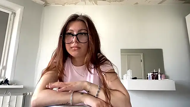 DionePoague webcam