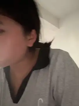 daaqnn (F milf) - 隔外衣抖胸