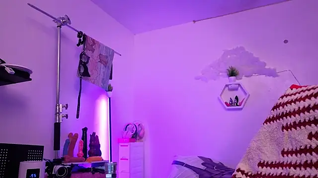 25sweetlilbunny (F young) - Just Playing Horny games