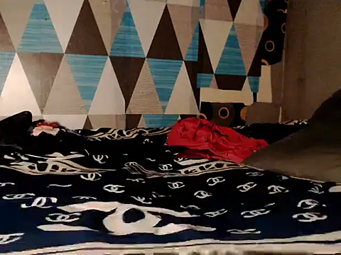 trish_curvecock (Ask my age) - lets all cum when i reach my goal