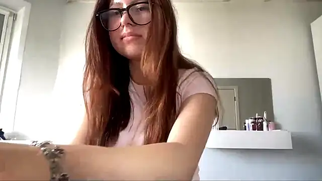 DionePoague webcam