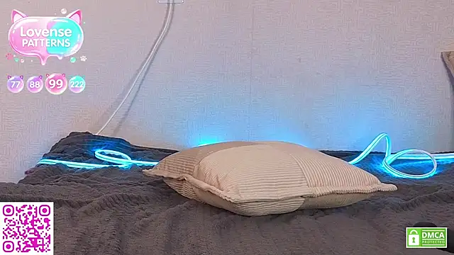 OliviaKis_ webcam