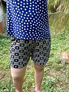 tuyet-nhi webcam