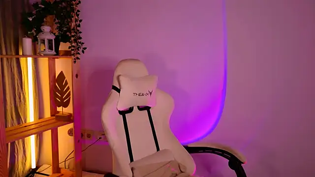 ElenaMonroe webcam