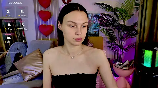 maxincarroll (F young) - show panties