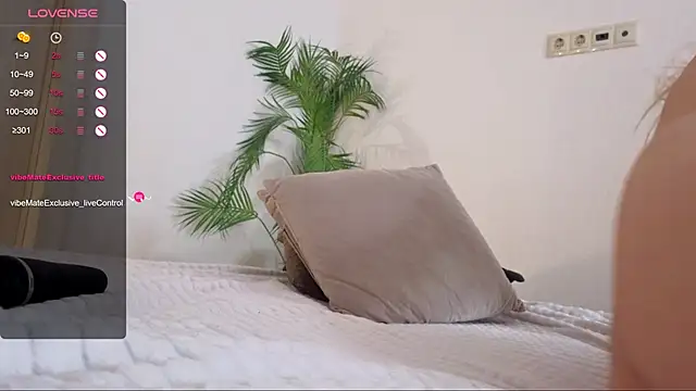 BlushingAngelita webcam