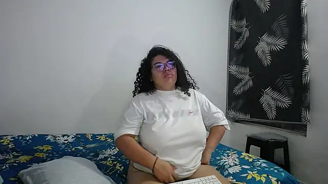 mabigomez00 live cam on StripChat