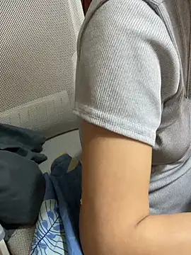 Mina048 webcam