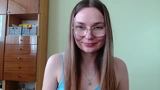 LooveELLYx webcam