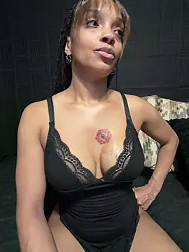 Rakiyahcharms webcam