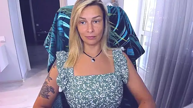 AlexiaDarren webcam