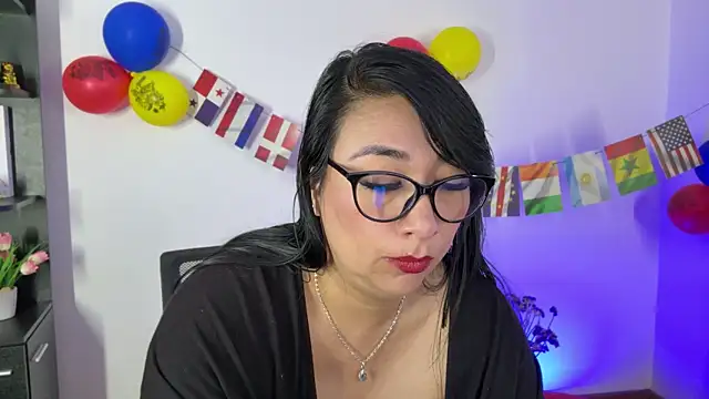 Watch karimelee_ live on EroticFlix - High definition streams
