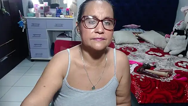 pervert_mommy_ live cam on StripChat